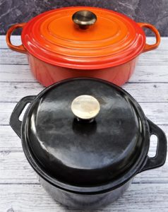 cast iron cooking pots