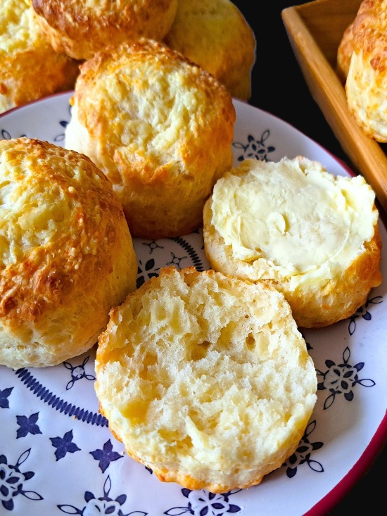 Very Cheesy Cheese Scones