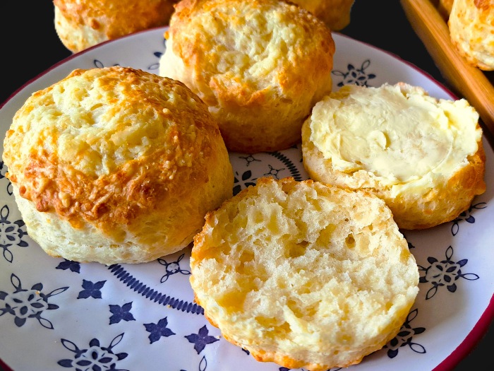 Very Cheesy Cheese Scones