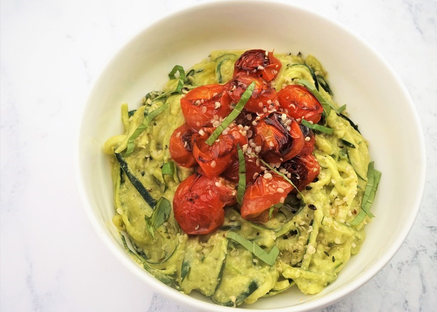 Courgetti in Avocado, Cashew & Basil Sauce