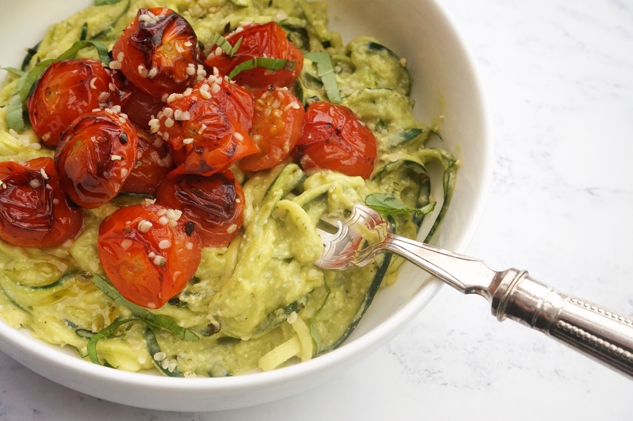 Courgetti in Avocado, Cashew & Basil Sauce