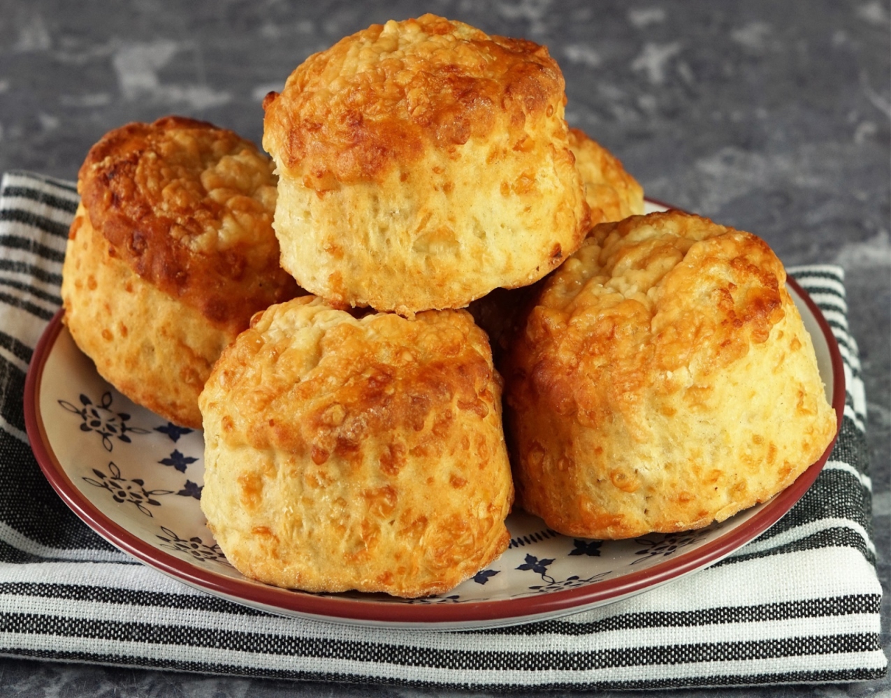 Very Cheesy Cheese Scones