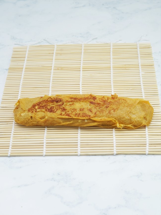 Tamagoyaki Japanese Omelette on a sushi mat