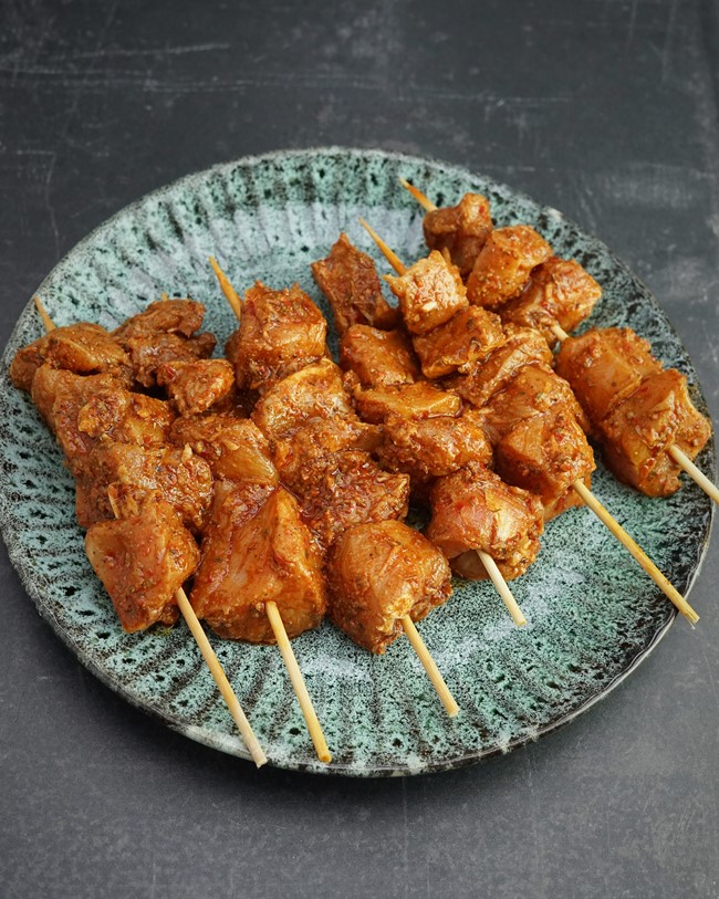 Pinchos Morunos (Spanish Pork Skewers) - Spanish Sabores