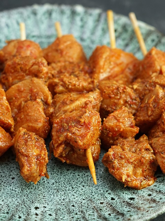 Pinchos Morunos (Spanish Pork Skewers) - Spanish Sabores