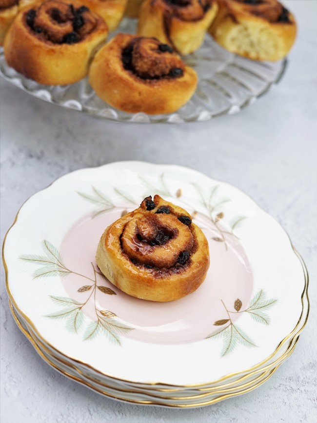 Fruit and Spice Bun Ring