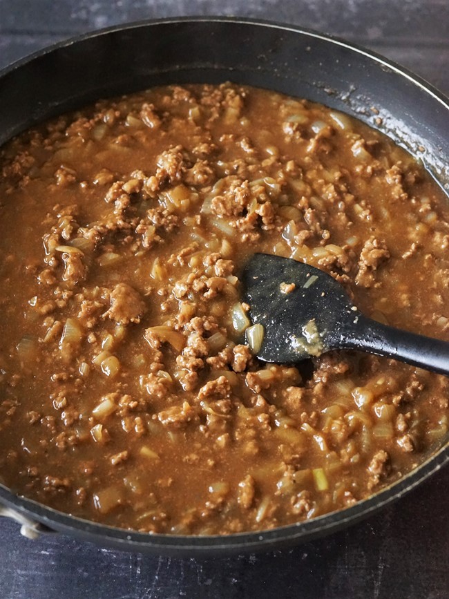 Deep Filled Minced Beef Pie - Geoff's Baking Blog