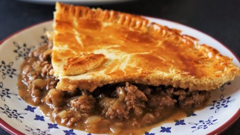 Easy Minced Beef and Onion Pie - Apply to Face Blog