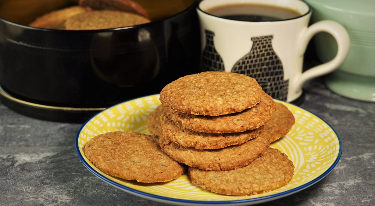 ginger-oat-biscuits-moorlands-eater