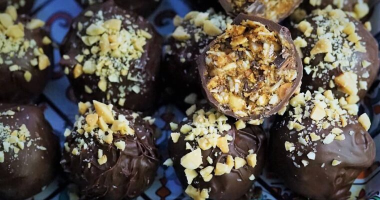 Chocolate Peanut Oat Balls (no bake recipe)
