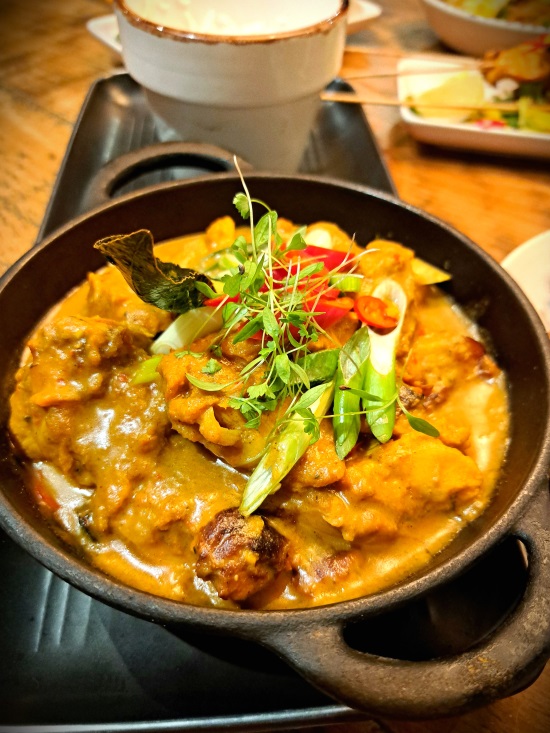 Filipino coconut chicken curry at The Three Horseshoes