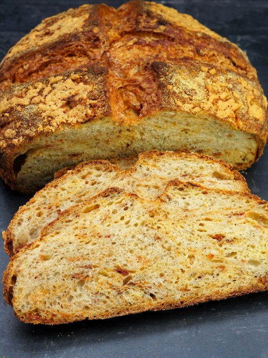 Cheese and Sun-Dried Tomato Bread