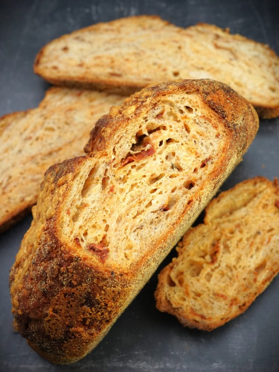 Cheese and Sun-Dried Tomato Bread