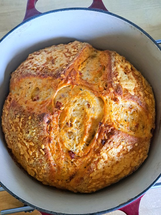 baking Cheese and Sun-Dried Tomato Bread