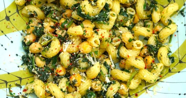 Chickpea and Spinach Pasta