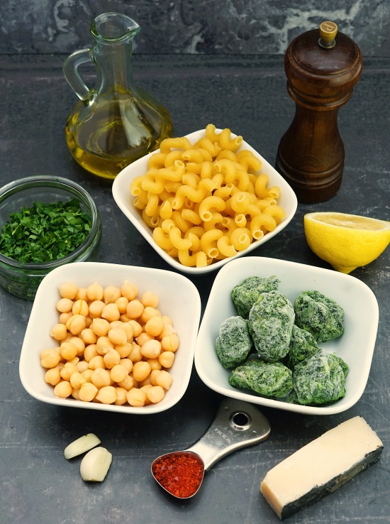 ingredients for Chickpea and Spinach Pasta