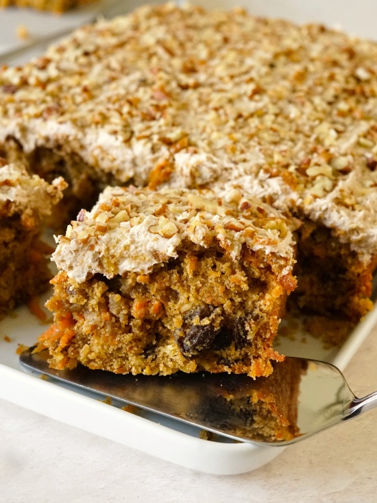 Carrot Cake Traybake