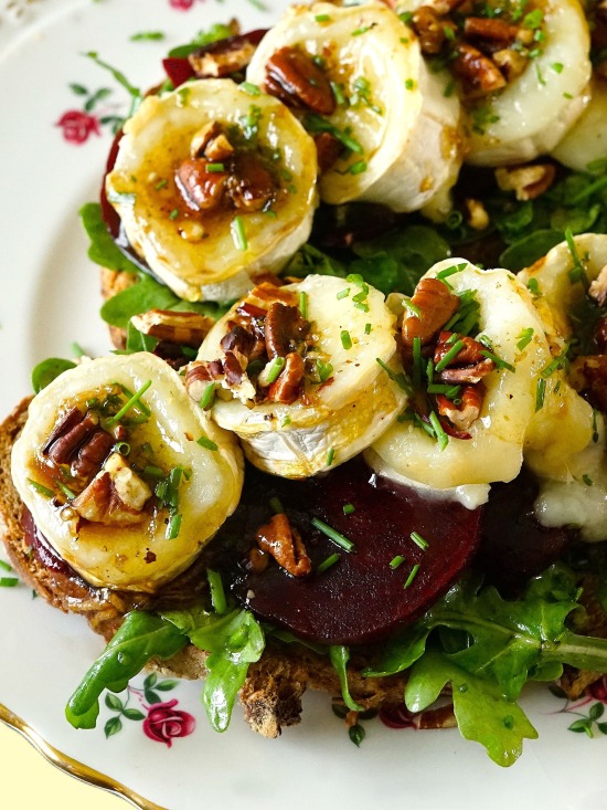 Beetroot and Goat Cheese Toasts
