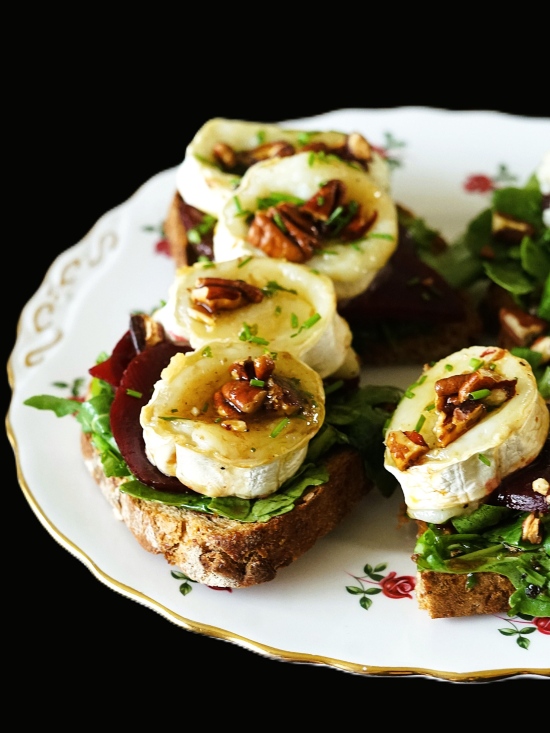Beetroot and Goat Cheese Toasts