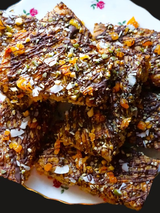 Apricot, Nut & Seed Oat Slice