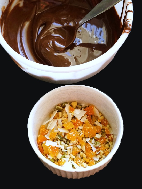 topping ingredients for Apricot, Nut & Seed Oat Slice