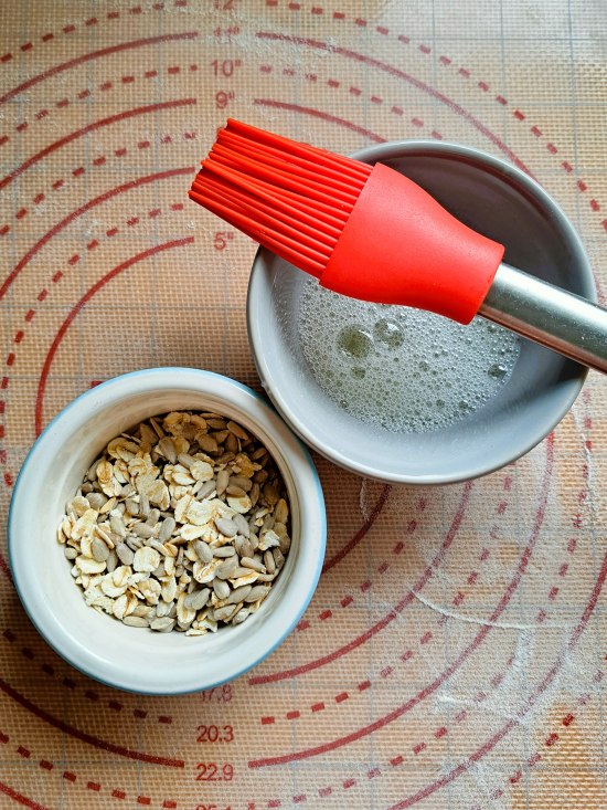 topping ingredients for Sunflower, Honey and Oat Bread