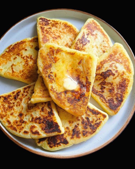 Potato Farls, Irish potato cakes, potato bread, potato scones, tattie scones
