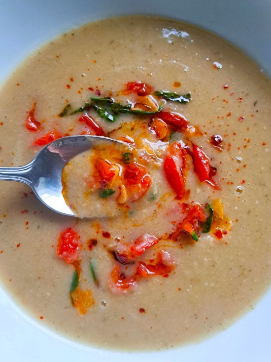 Creamy White Bean Soup with Fresh Tomatoes & Basil Creamy White Bean Soup with Fresh Tomatoes & Basil