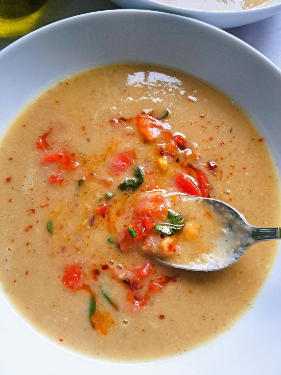 Creamy White Bean Soup with Fresh Tomatoes & Basil Creamy White Bean Soup with Fresh Tomatoes & Basil
