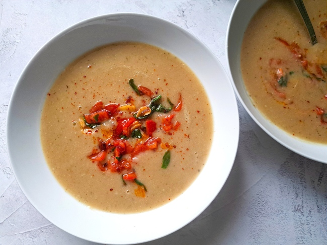 Creamy White Bean Soup with Fresh Tomatoes & Basil Creamy White Bean Soup with Fresh Tomatoes & Basil