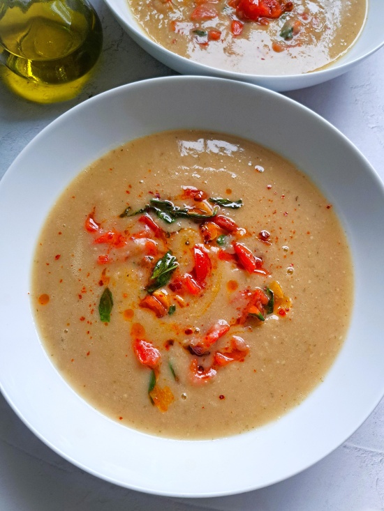 Creamy White Bean Soup with Fresh Tomatoes & Basil Creamy White Bean Soup with Fresh Tomatoes & Basil