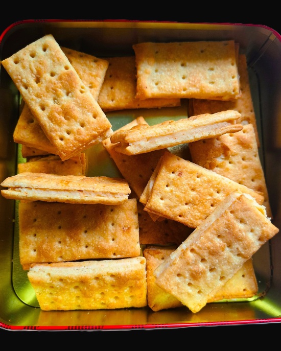Cheese Sandwich Crackers
