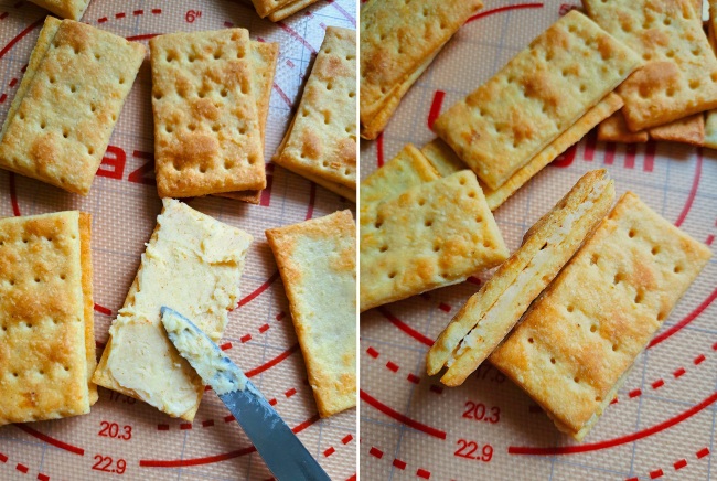 filling Cheese Sandwich Crackers